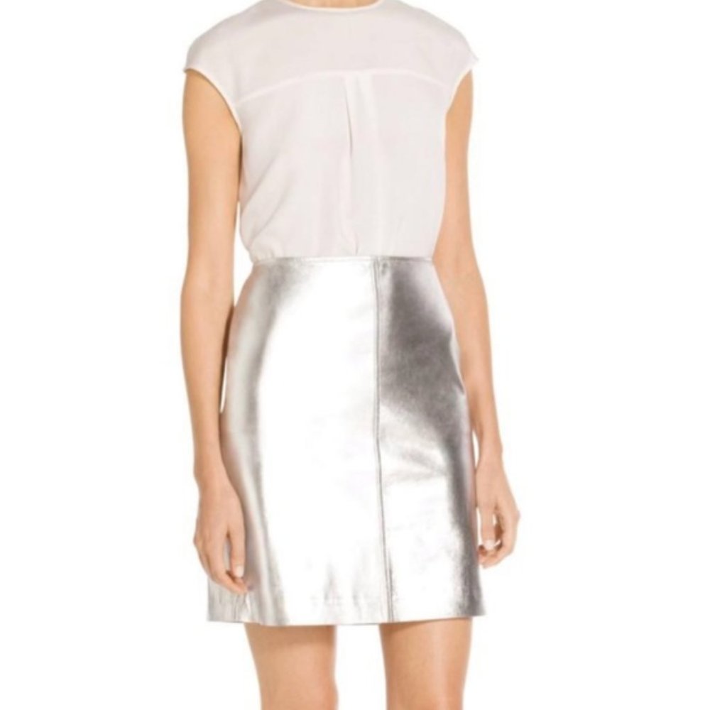 St. John Leather Silver Metallic  Mini Skirt.